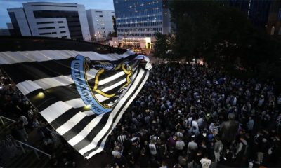 fans outside sjp large flag 7 october 2021 newcastle united nufc 1120 768x432 1