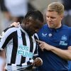 eddie howe arm around saint maximin newcastle united nufc 1120 768x432 1