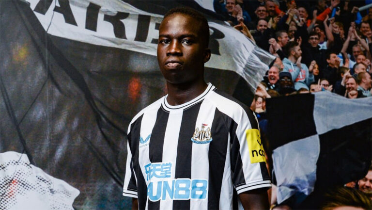 garang kuol signing afns photo background newcastle united nufc 1120 768x433 2