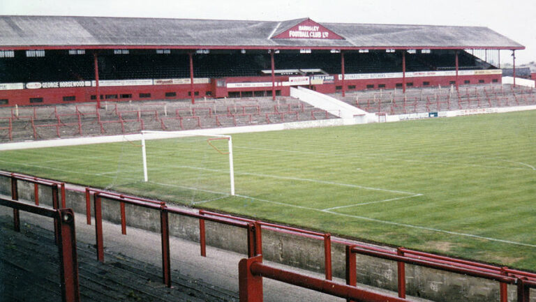 barnsley oakwell 1980s newcastle united nufc 900 768x433 1