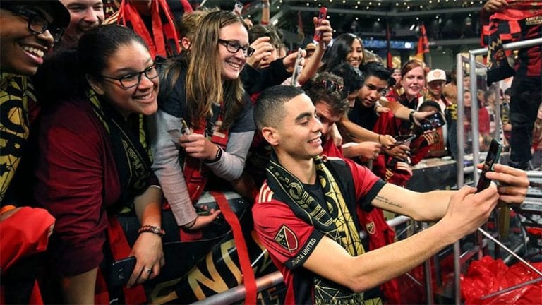 miguel almiron selfie atlanta fans newcastle united nufc 800x450 768x432 1