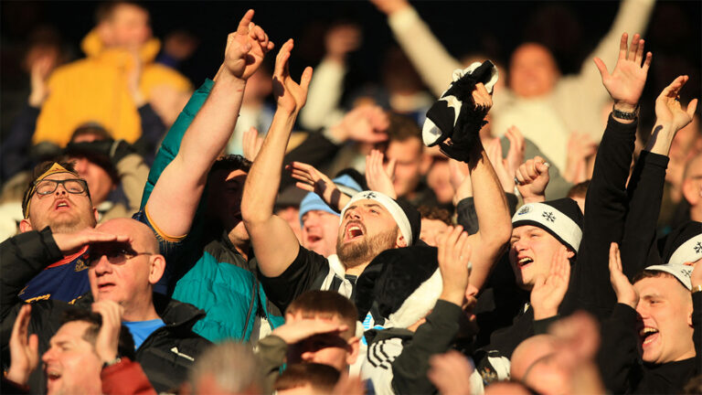 fans santa hats singing newcastle united nufc 1120 768x432 1