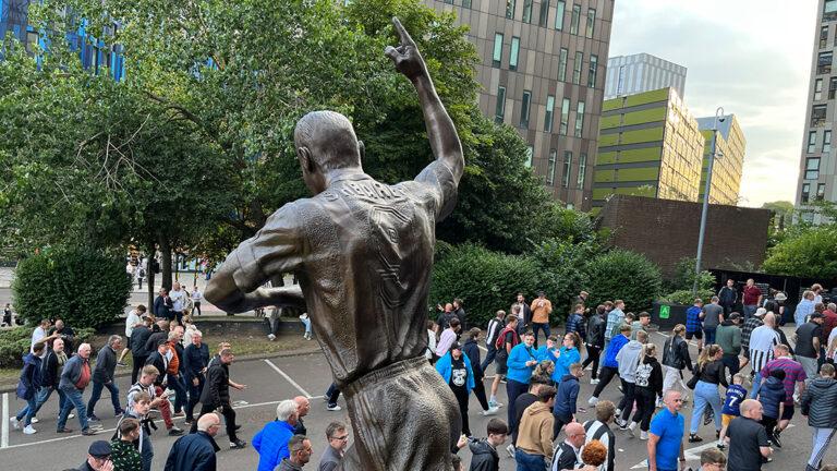 fans walking past alan shearer statue matchday sjp newcastle united nufc 1120 768x432 1