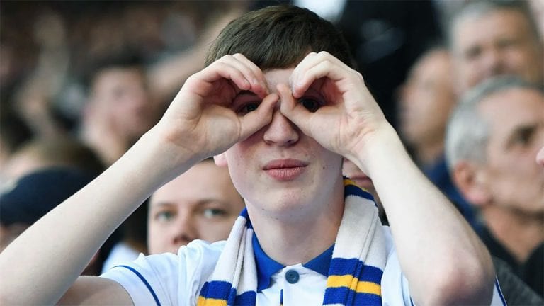 leeds fans making glasses with hands newcastle united nufc 1120 768x432 1