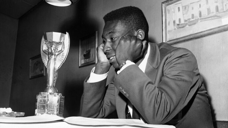 pele looking at the world cup 1958 newcastle united nufc 1000 768x432 1