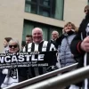 fans wembley way pre match carabao cup scarf newcastle united nufc 1120 768x432 1